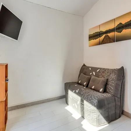 아파트 Modern Studio In 아그